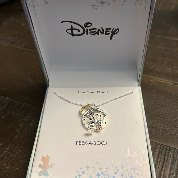 Disney Minnie Totally Bewitching Necklace New - Picture 1 of 6